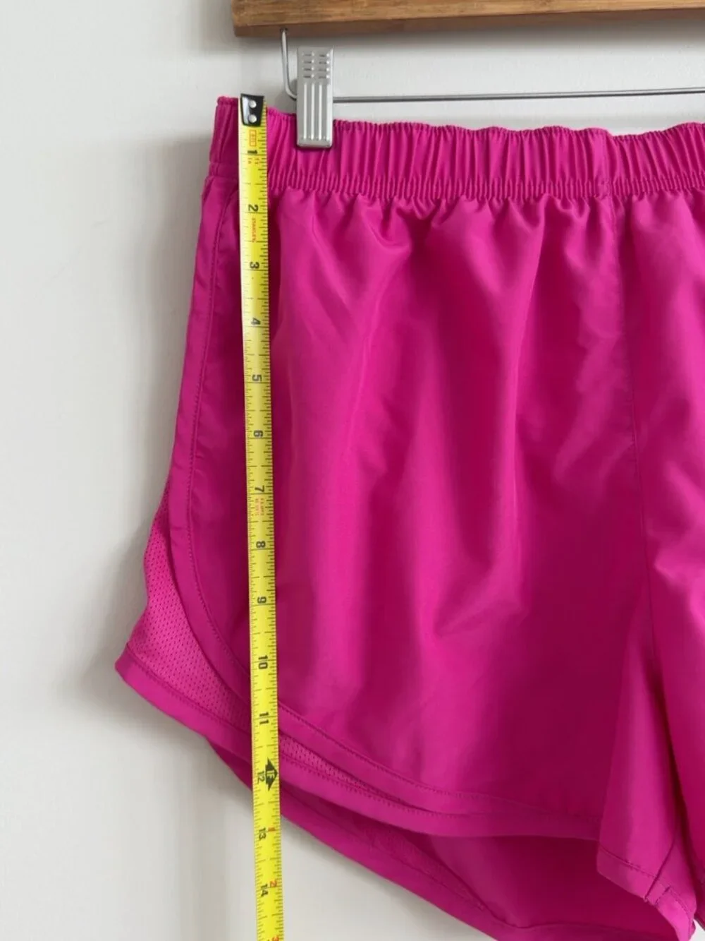 Nike Dri-FIT Hot Pink Running Shorts Women’s LARGE w/ Brief Liner